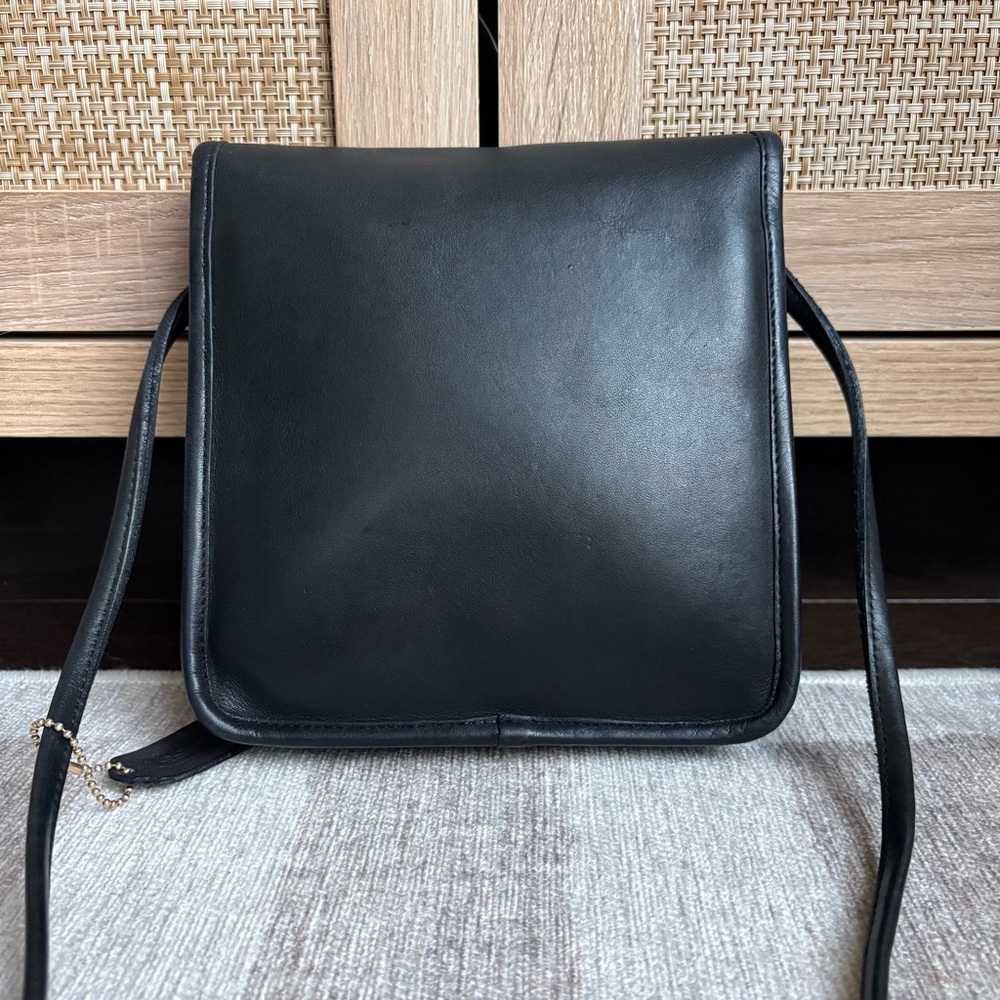COACH Vintage Compact Pouch Black Leather Crossbody Shoulder Bag 9620 **READ** - Picture 2 of 12